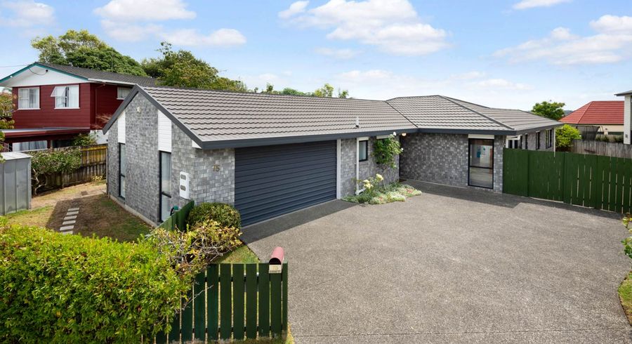  at 75 Sturges Road, Henderson, Auckland