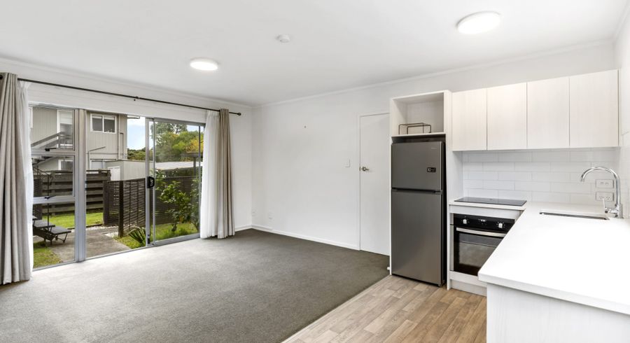  at 1/19 Houghton Street, Meadowbank, Auckland