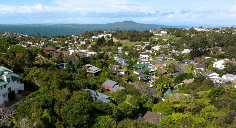  at 6 Gannet Point, Rothesay Bay, North Shore City, Auckland