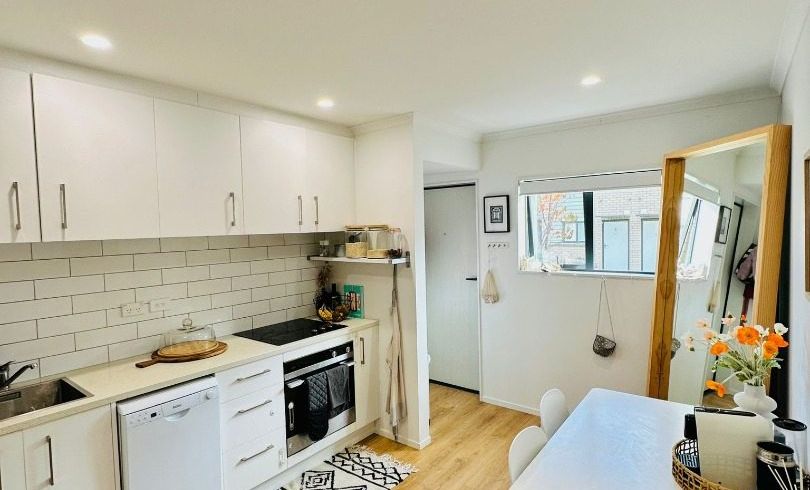  at 8 Pangu Way, Mangere, Manukau City, Auckland