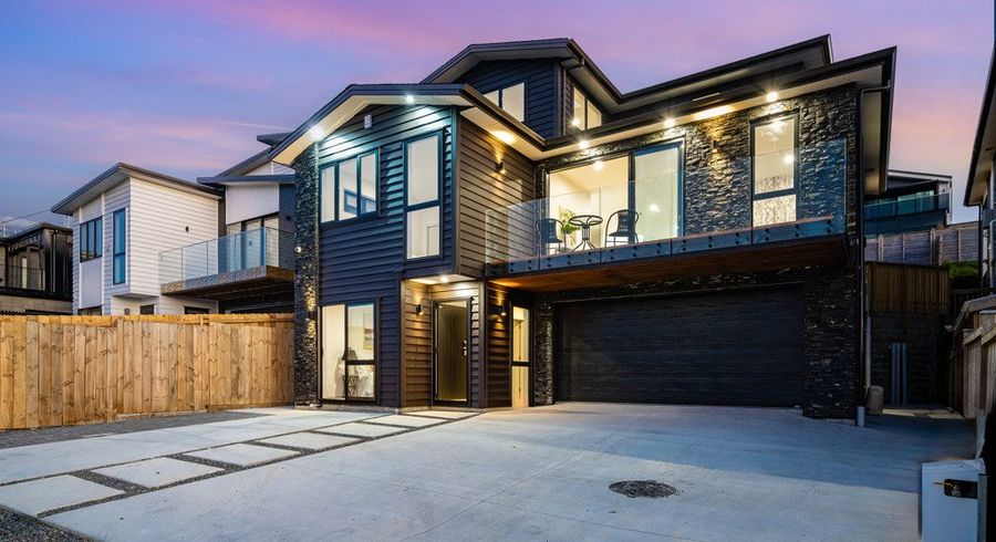  at 16 Grand Ridge Avenue, Flat Bush, Manukau City, Auckland
