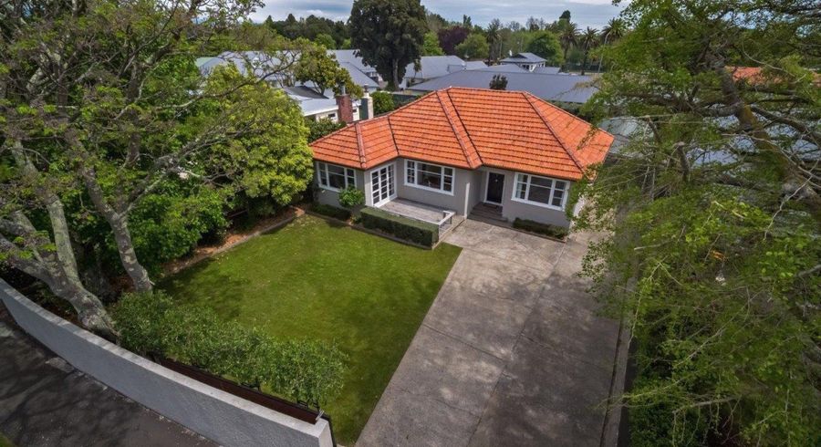  at 8 Hughes Avenue, Hokowhitu, Palmerston North, Manawatu / Whanganui