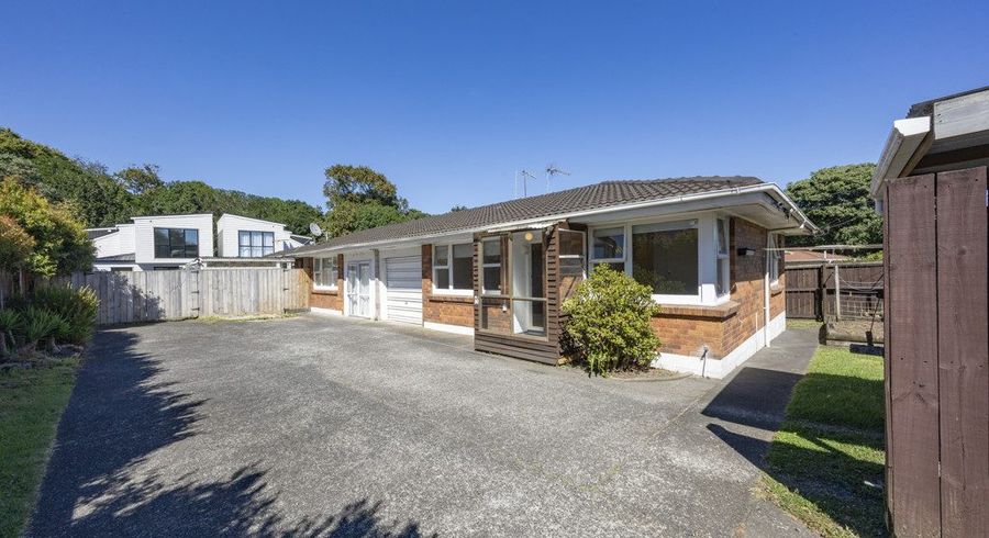  at 1/129 Penrose Road, Mount Wellington, Auckland