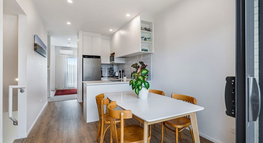  at 2/28 Westgate Drive, Westgate, Waitakere City, Auckland