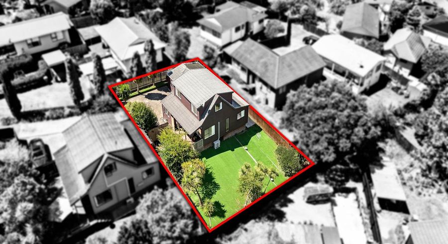  at 2/16 Moxham Grove, Massey, Waitakere City, Auckland