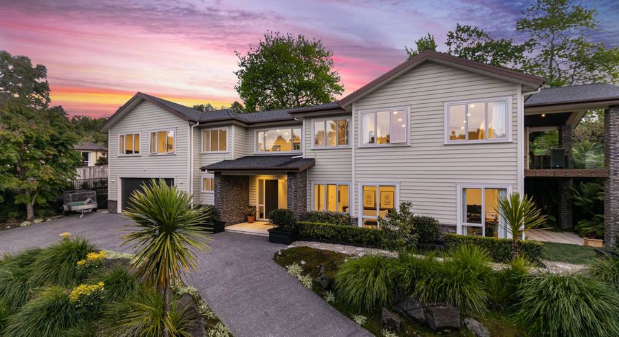  at 10 Oakford Park Crescent, Greenhithe, Auckland