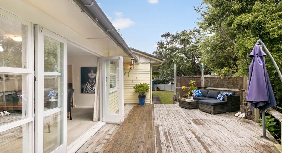  at 15 Pendlebury Street, Green Bay, Auckland