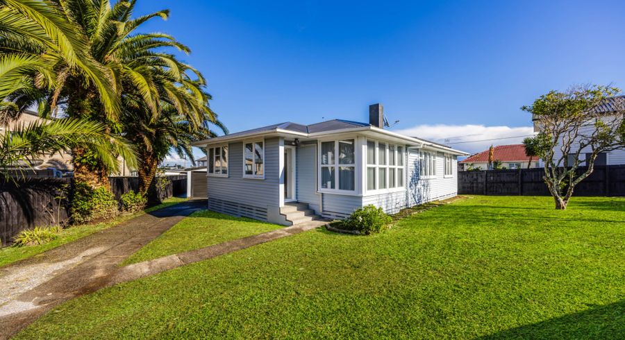  at 21 Farnborough Crescent, Mangere, Manukau City, Auckland