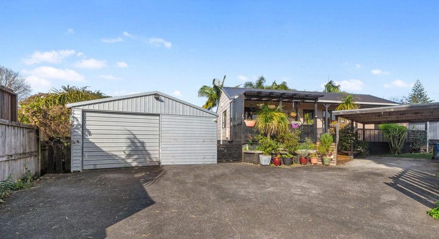  at Te Atatu Peninsula, Waitakere City, Auckland