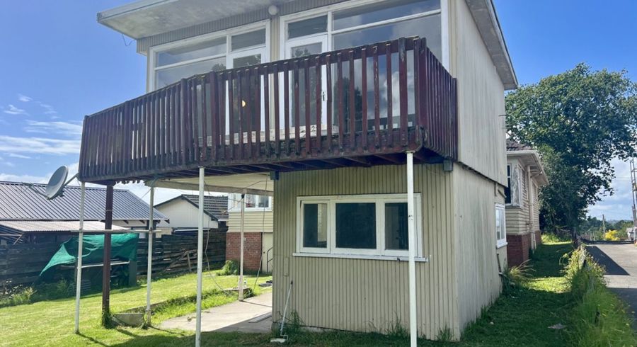  at 84A Roberts Road, Te Atatu South, Waitakere City, Auckland