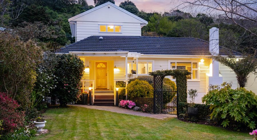  at 351 Main Road, Tawa, Wellington
