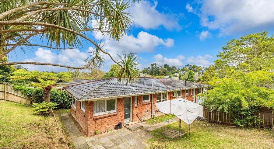  at 2/59 Ayton Drive, Tōtara Vale, Auckland