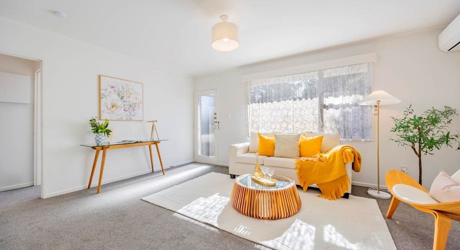  at 2/213 Penrose Road, Mount Wellington, Auckland City, Auckland
