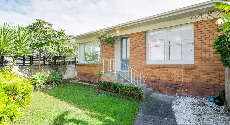  at 4/85 Lake Road, Belmont, North Shore City, Auckland