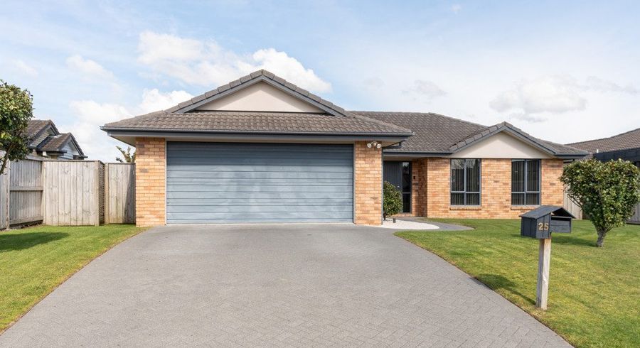 at 25 Thomas Road, Huntington, Hamilton