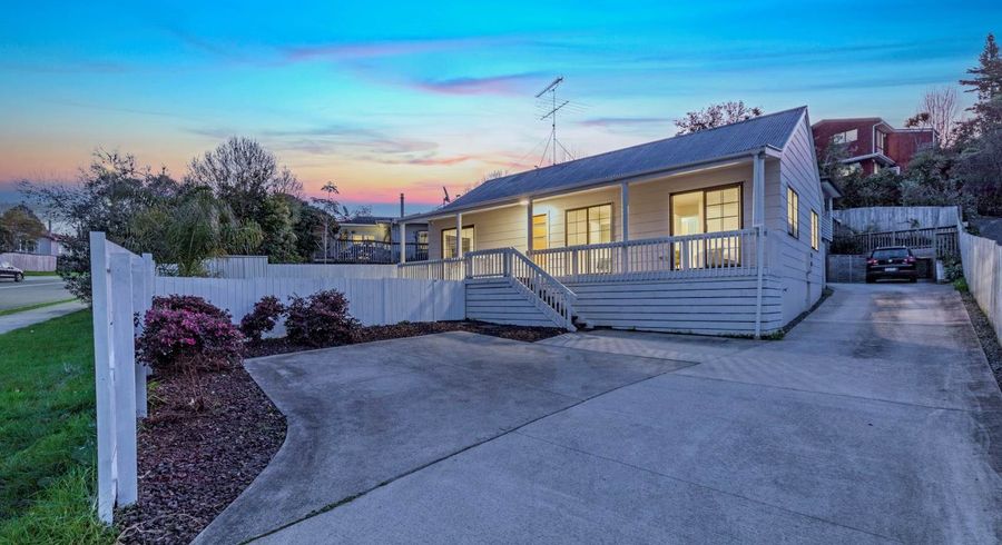  at 90 Oaktree Avenue, Browns Bay, Auckland