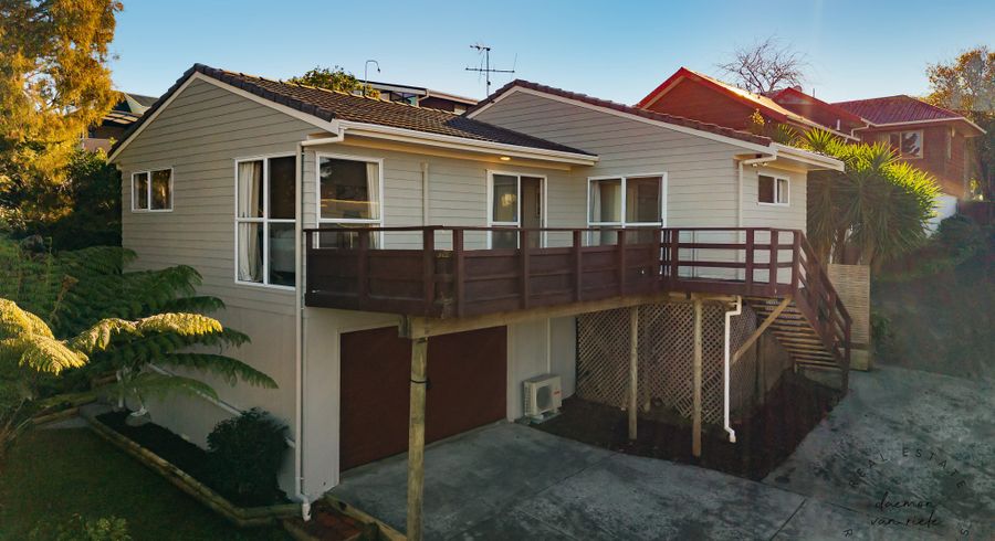  at 2/21 Calluna Crescent, Totara Heights, Manukau City, Auckland