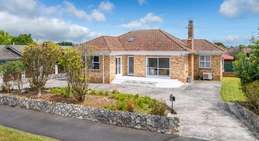  at 22 Forest Lake Road, Forest Lake, Hamilton