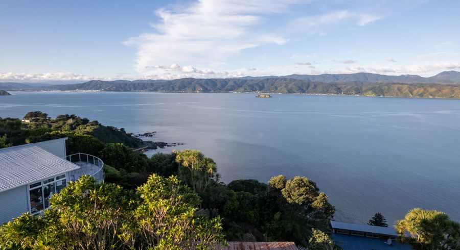  at 174 Nevay Road, Karaka Bays, Wellington