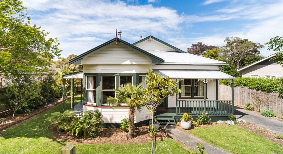 at 16 Margaret Street, Roslyn, Palmerston North, Manawatu / Whanganui
