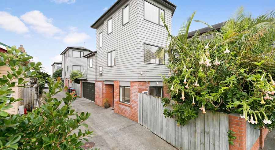  at 870 Manukau Road, Royal Oak, Auckland