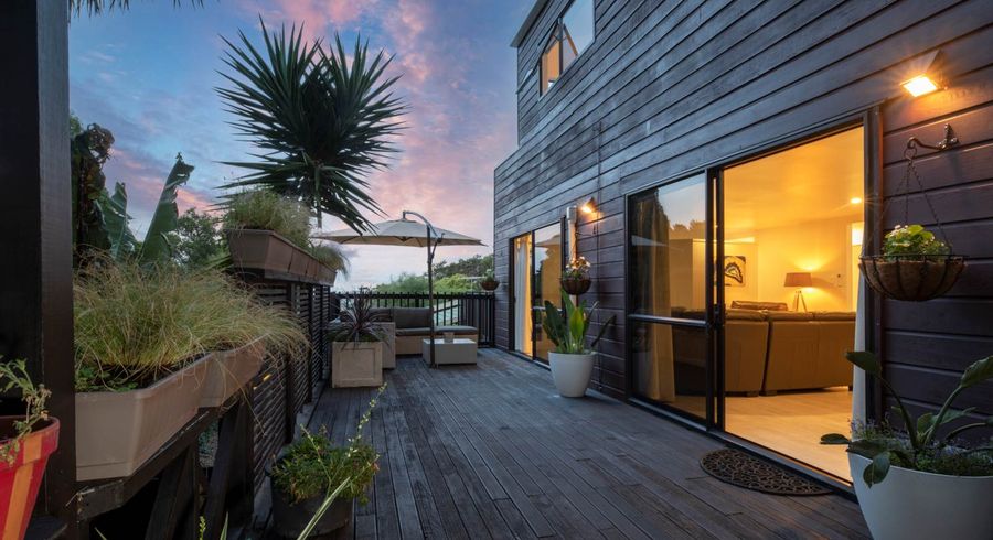  at 1/228 Old Titirangi Road, Titirangi, Auckland