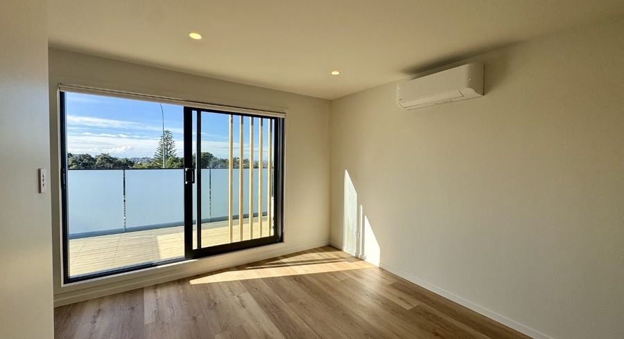  at 2/506 Glenfield Road, Bayview, North Shore City, Auckland