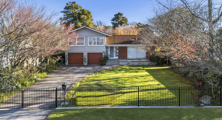  at 16 Hill Crescent, Papakura, Papakura