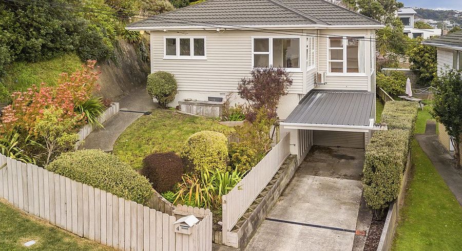  at 4 Mana View Road, Paremata, Porirua, Wellington