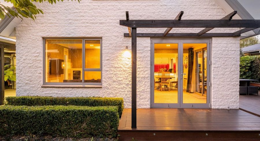  at 2/52 Crofton Road, Harewood, Christchurch