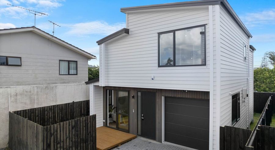  at 7B Edgewater Grove, Orewa, Rodney, Auckland