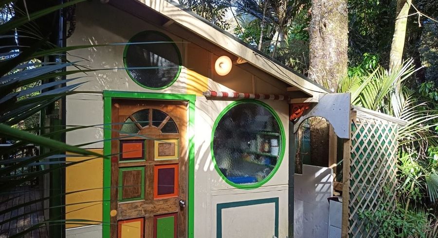  at Oratia, Waitakere City, Auckland