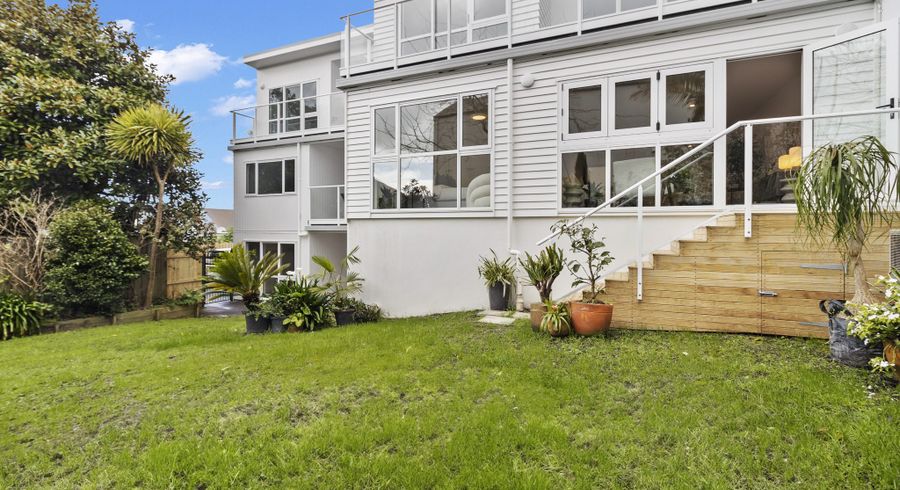  at 8C Arotau Place, Grafton, Auckland