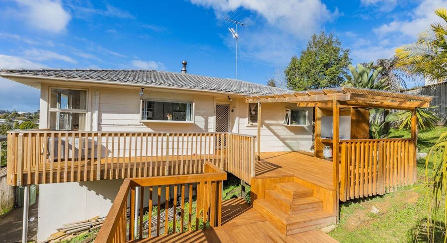  at 8 Juniper Road, Sunnynook, North Shore City, Auckland