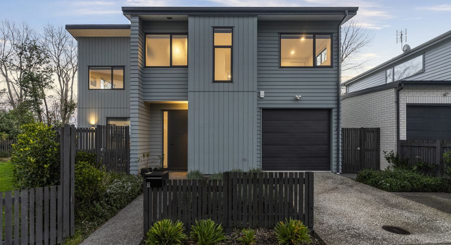  at 7 Teuila Grove, Wai o Taiki Bay, Auckland