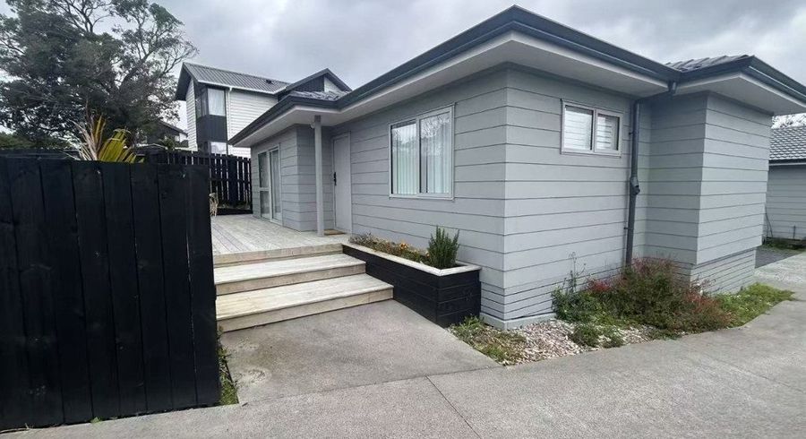  at 58A  Cedar Heights  Avenue, Massey, Waitakere City, Auckland
