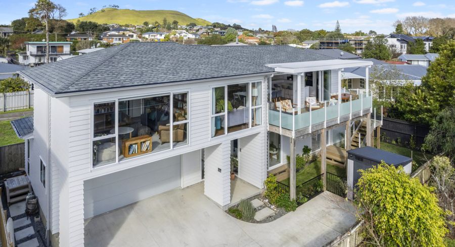  at 33 Boyd Avenue, Mangere Bridge, Auckland