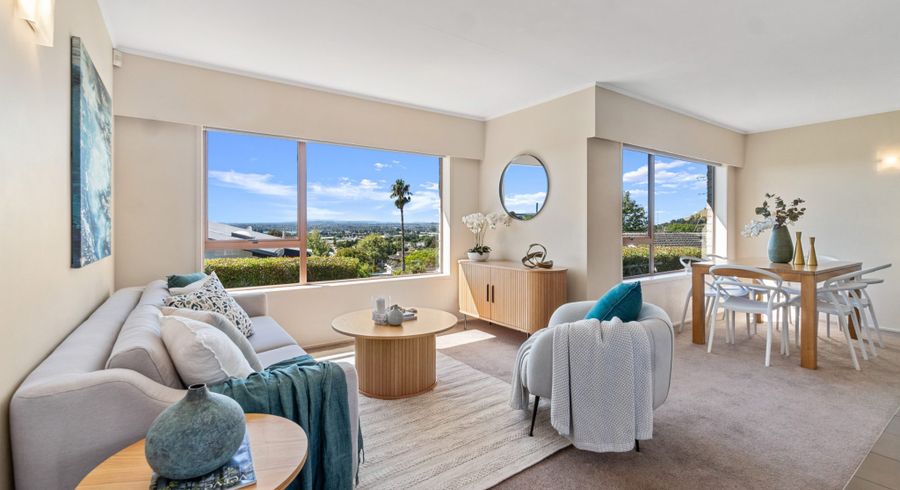  at 2/4 Cotton Street, St Johns, Auckland