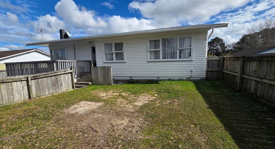  at 17 Vina Place, Massey, Waitakere City, Auckland