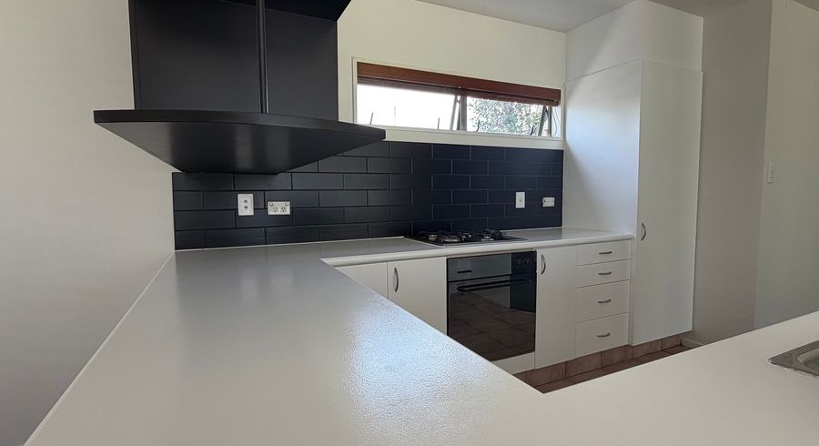  at 2/19 Hills Road, Edgeware, Christchurch City, Canterbury