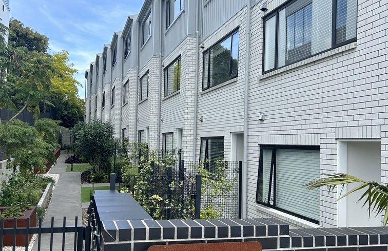  at 4/25 Lloyd Ave, Mount Albert, Auckland City, Auckland