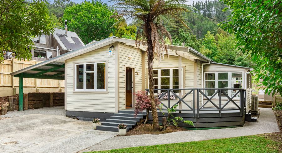  at 38 Jocelyn Crescent, Pinehaven, Upper Hutt