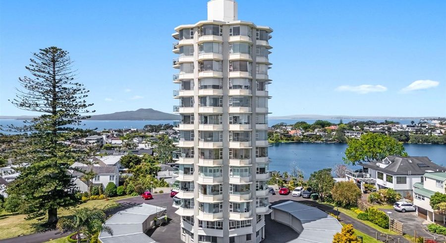  at 1/90 Kitchener Road, Milford, North Shore City, Auckland
