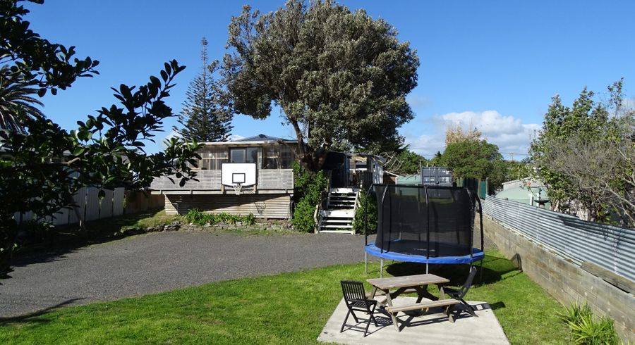  at 84 Rua Avenue, Waitarere Beach, Levin