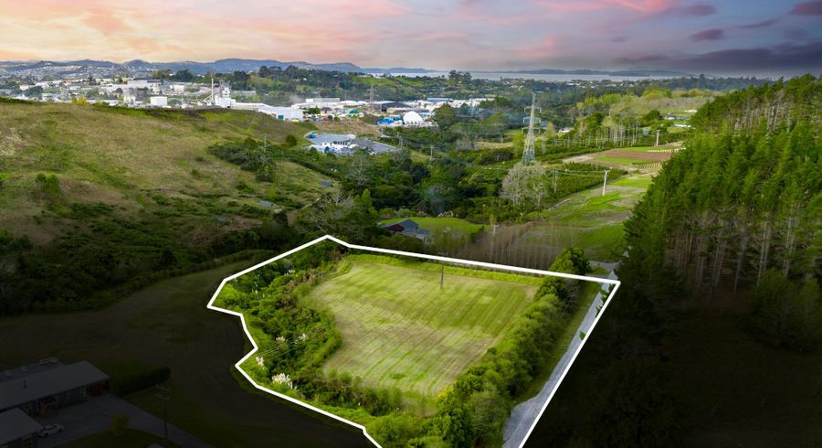  at 1/105F Newman Road, Silverdale, Rodney, Auckland