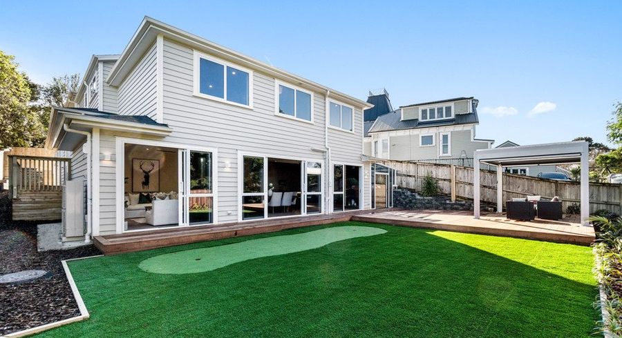  at 9C Olwyn Place, Greenhithe, North Shore City, Auckland