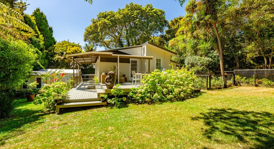  at 31 Tane Road, Laingholm, Auckland