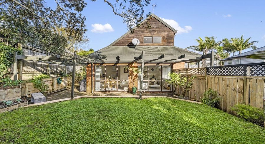  at 8c Kawerau Avenue, Devonport, North Shore City, Auckland