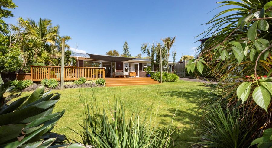  at 60 Fairmount Road, Titirangi, Auckland