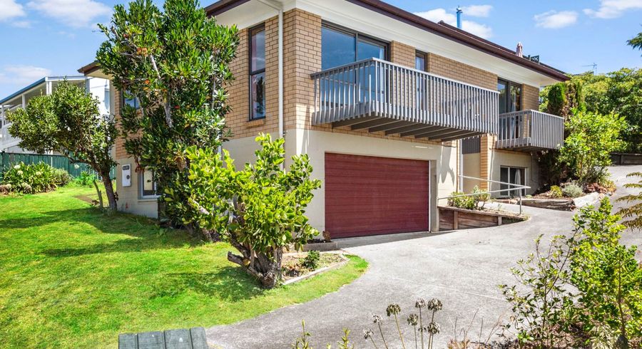  at 1/131 Stapleford Crescent, Browns Bay, Auckland